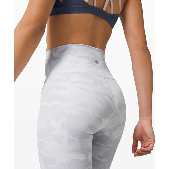 Lululemon Wunder Under Hi-Rise Tight Luxtreme 25" Camo Size 6 - Picture 2 of 7
